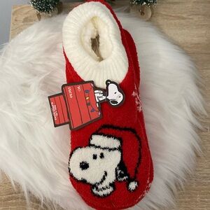 Peanuts Women's Snoopy Holiday Teddy Fur Slipper Socks NWT